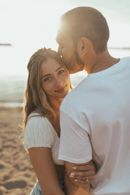 У моря на закате