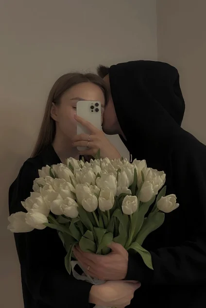 Зеркало с тюльпанами