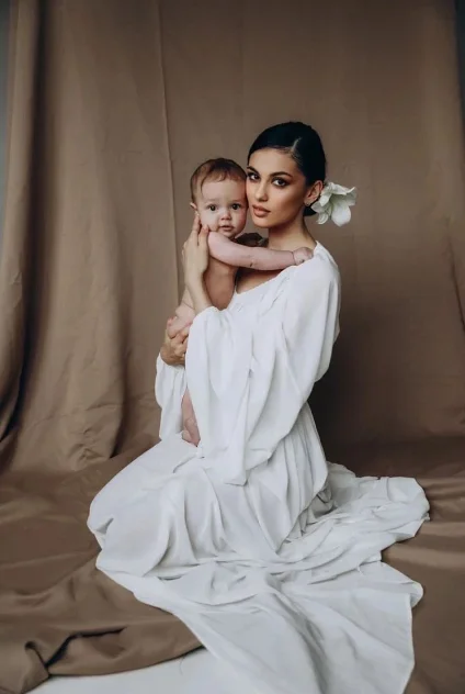 Студия в белом