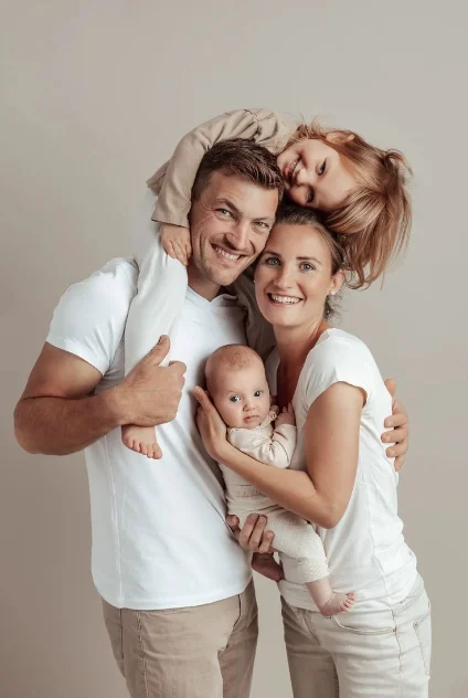 Семья в белом