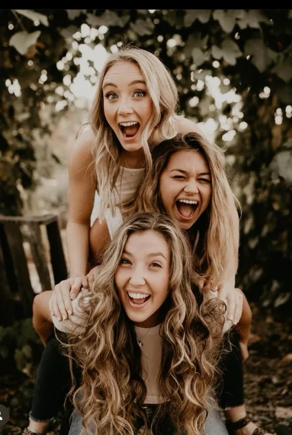 Подруги на природе