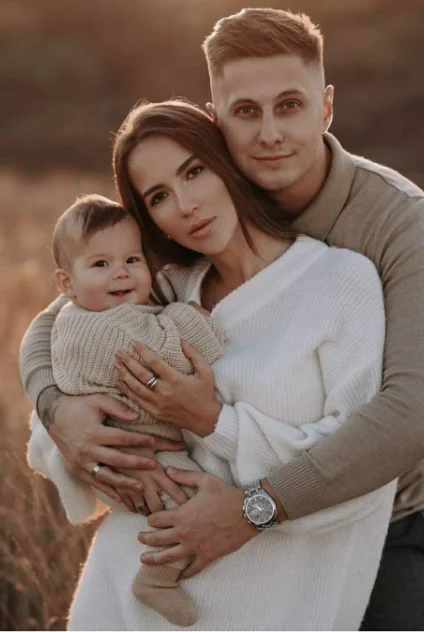 Семья в поле