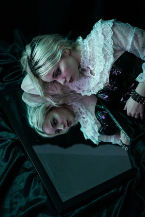 Готика зеркало